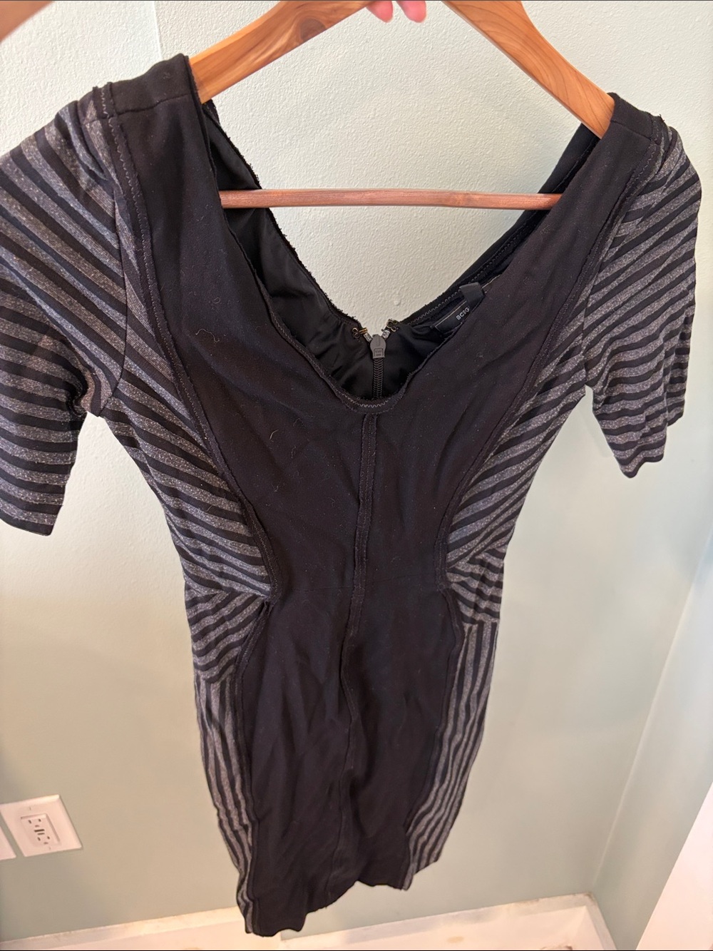 BCBG Max Azria Black & Gray Striped Short Sleeve Dress✨💕